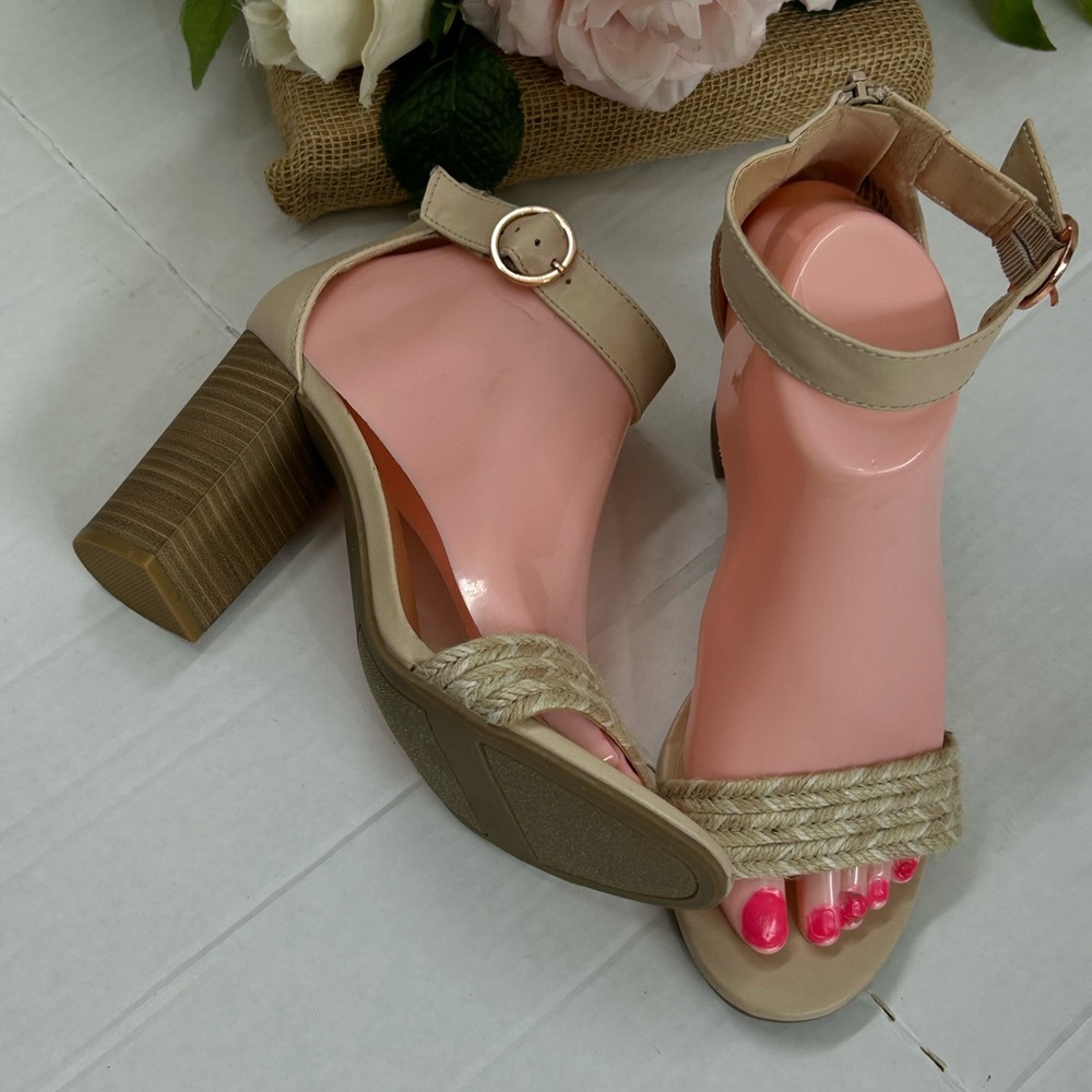 LC Lauren Conrad Tan Block Heel Sandals